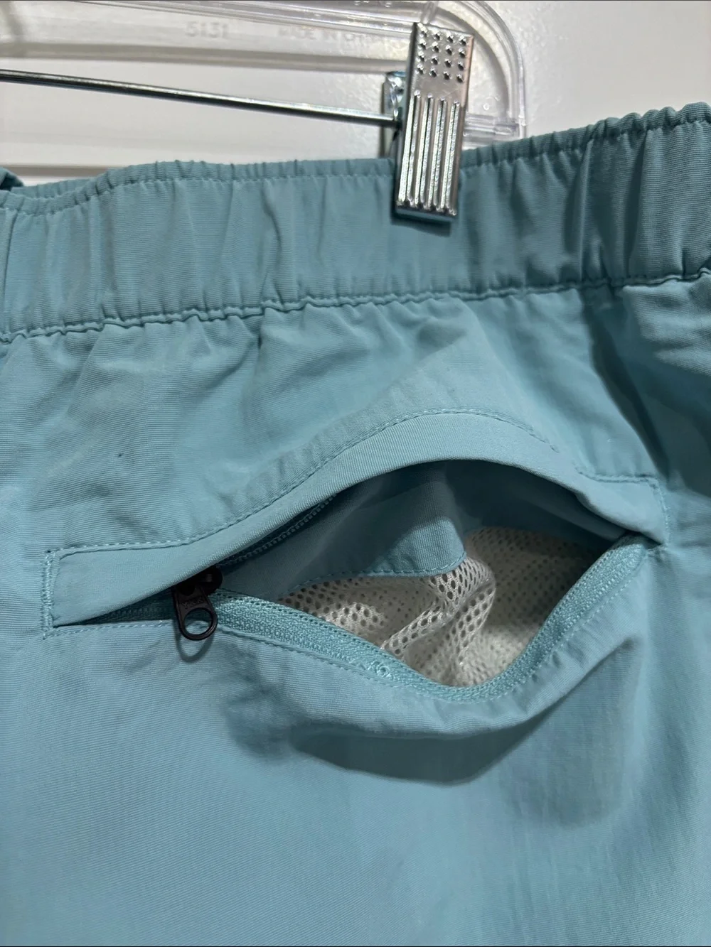 The North Face lined,water repellent elastic waist,hip pockets,zipper pocket